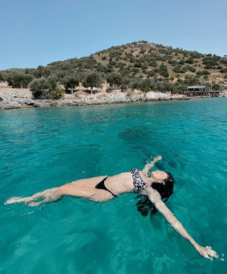 Ilayda Akdogan star du porno gratuit galerie