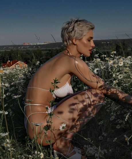 _vialentina_ modèle chaud img