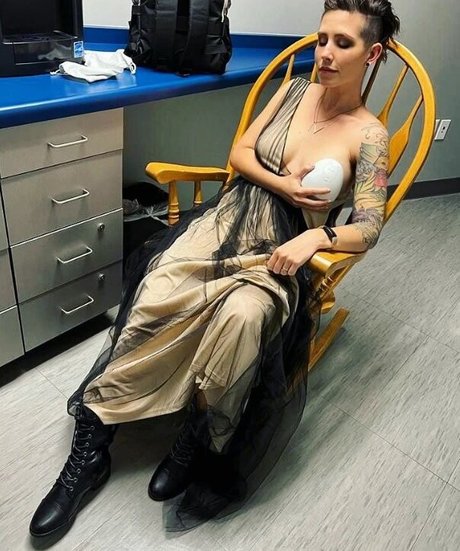 Soe Gwchwind actrice érotique images