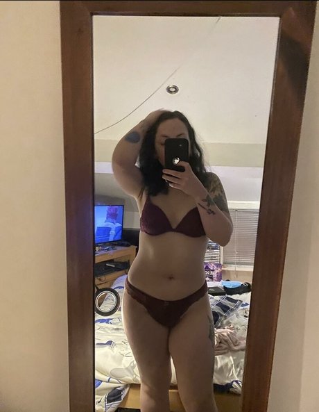 Spitwicked actrice exclusive photo