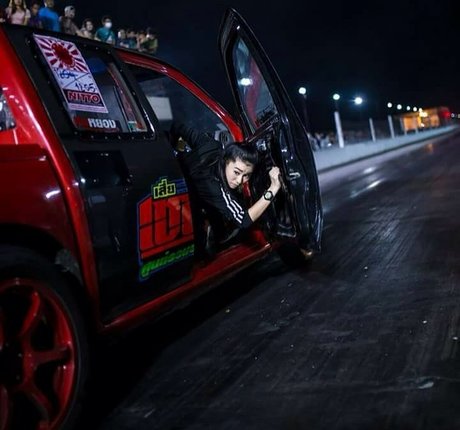 fille courbée dà côté onlyfans beau xxx des photos