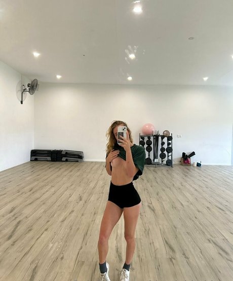 blondebhabiexx modèle sympa galerie