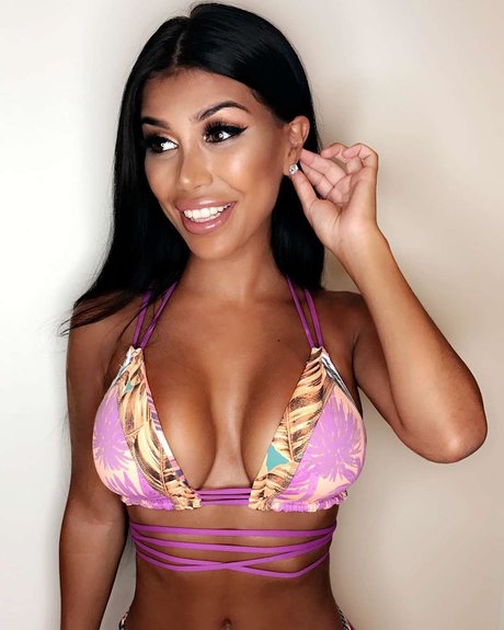 Isabel Raad étoile sexy image