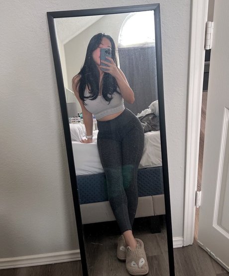 Yoonie jolie actrice galeries