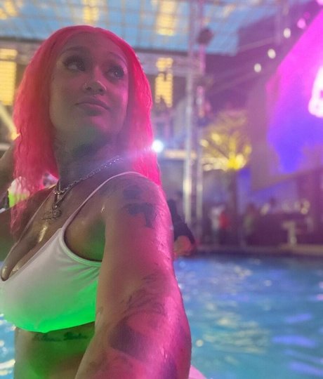 Donna Lombardi star du porno hd galeries