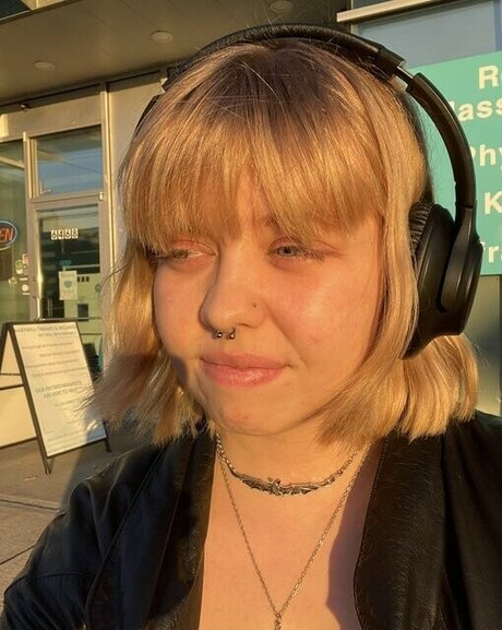 milf aux cheveux noirs onlyfans exclusif xxx image