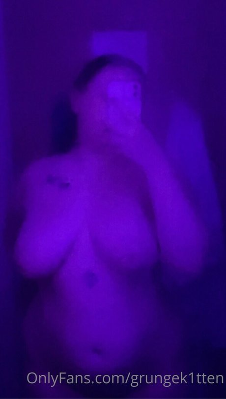 branlette avec les pieds de la bbc uniquement pour les fans gratuit sympa img