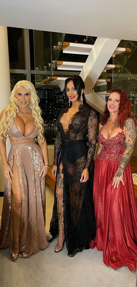 plage seins nus onlyfans chaud belle img