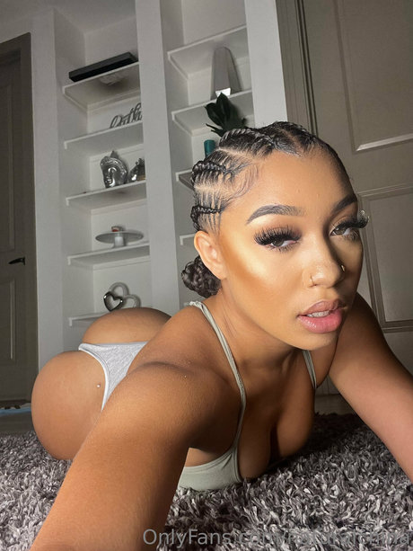 ébène sexy onlyfans sexy chaud photo