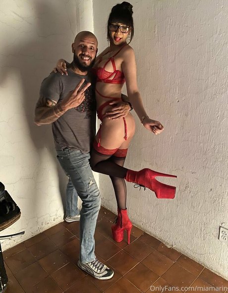 Mia Marin joli modèle image