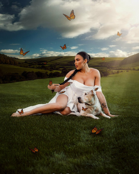 Rainey James étoile nue photos