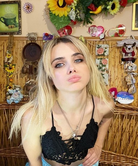 Marina Yers étoile érotique galerie