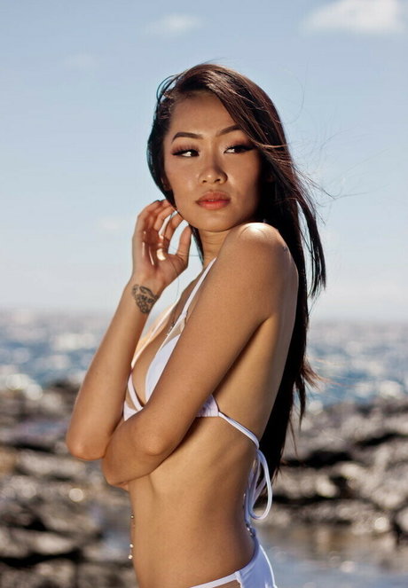 Elizabeth Tran étoile hd photo