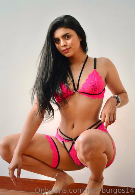 Natalia burgos modèle sexy images