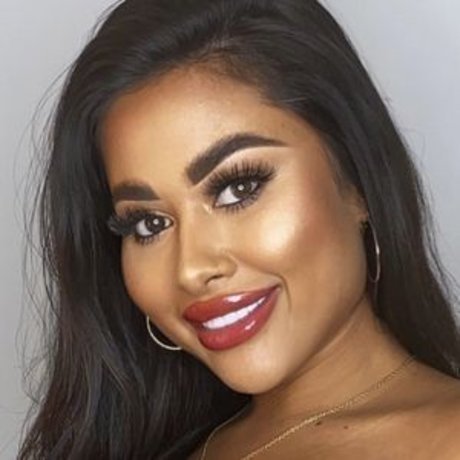 Nikita Jasmine star du porno en haute qualité galeries