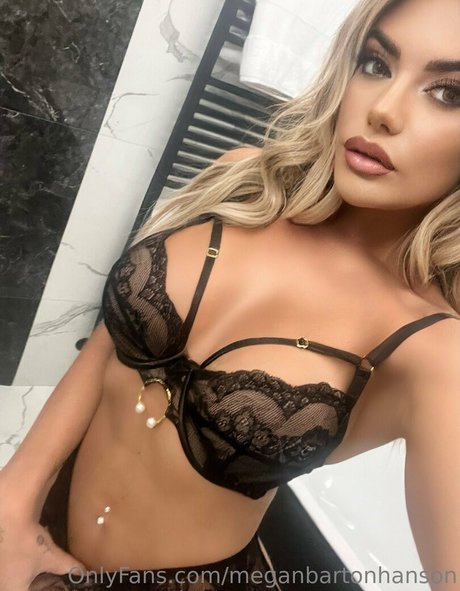 Megan Barton Hanson nus de stars du porno galerie