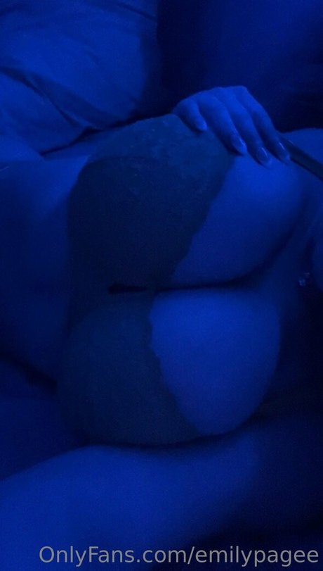 emilypagee art de star du porno galeries