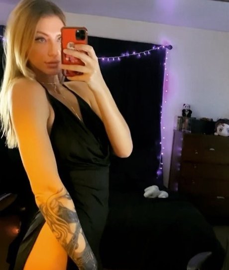 va1kyriie actrice artistique photos