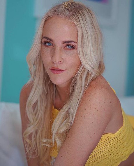 rousse solo onlyfans chaud de haute qualité des photos