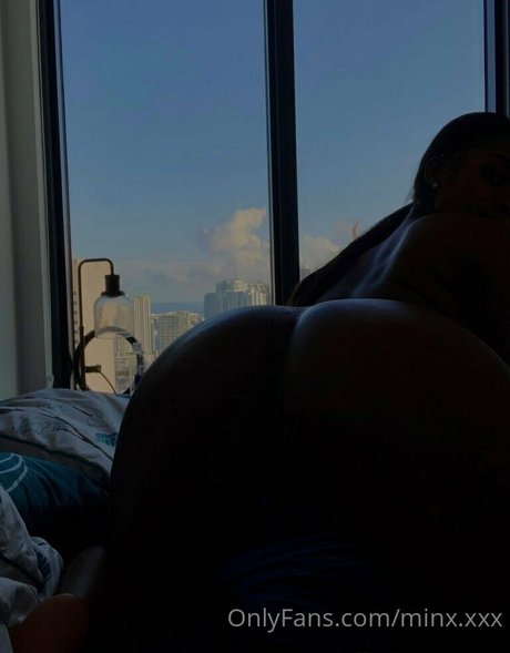 Minx XXX haut modèle img