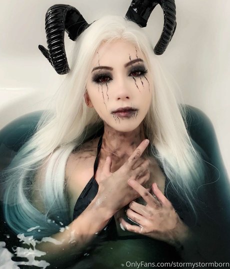 épouse pute onlyfans art supérieur des photos