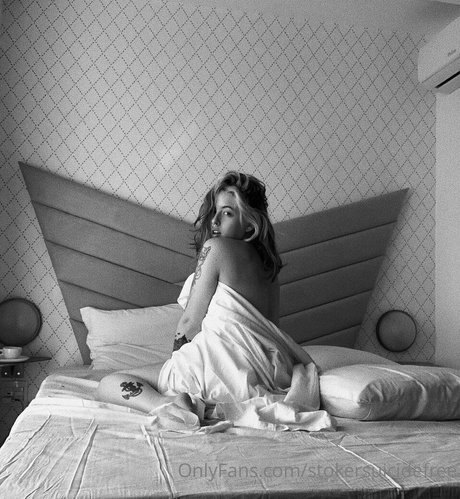 stokersuicidefree actrice parfaite galerie