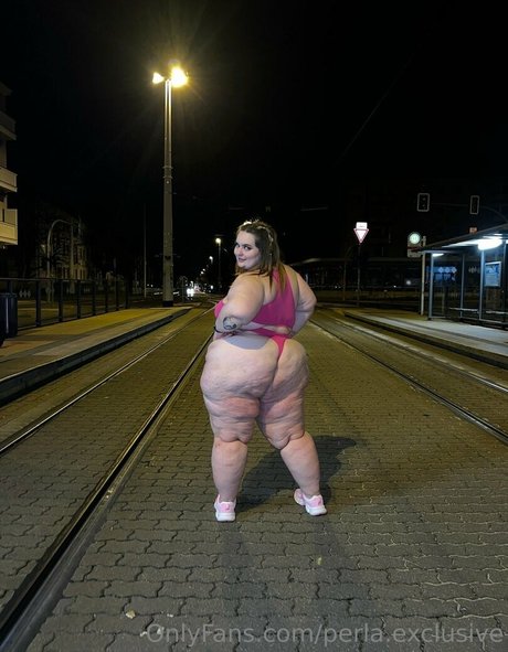 perla exclusive star du porno en haute qualité photo