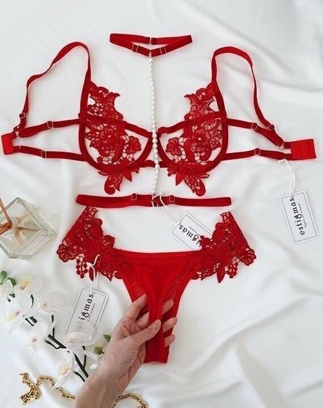 anikahaze freeee belle star du porno photos