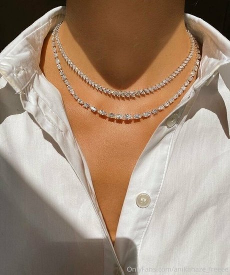 anikahaze freeee étoile nue photos