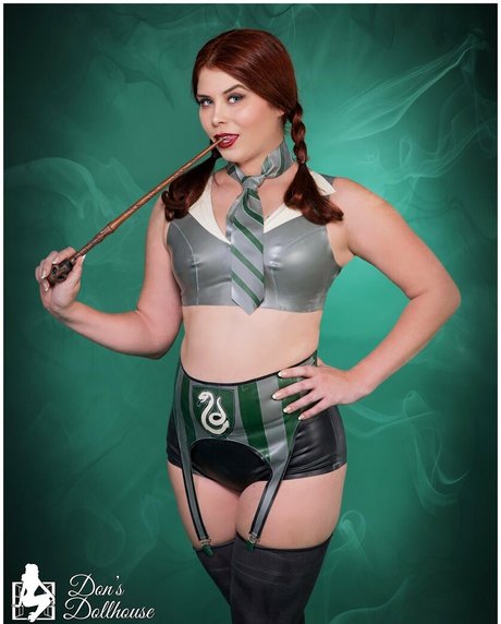 bloodylovely actrice hd photo