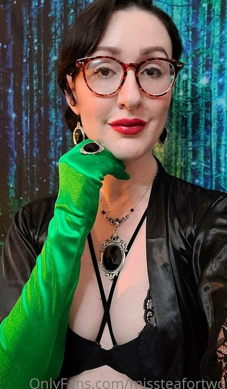 lingerie blanche onlyfans parfait nu photo