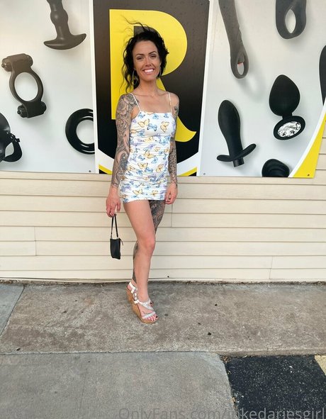 inkedariesgirl star pornographique galerie