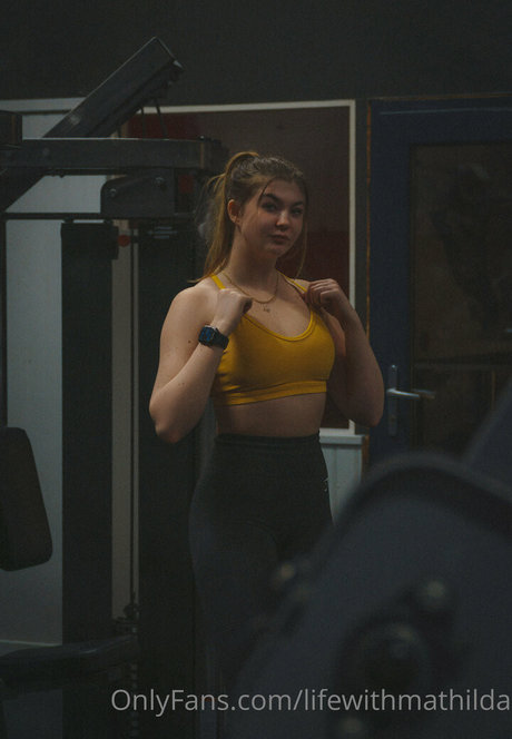 plage seins nus onlyfans chaud adulte images