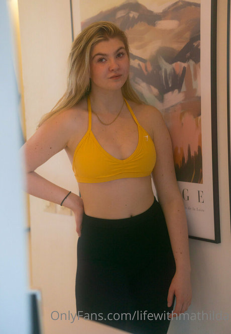 LifeWithMatilda actrice libre images