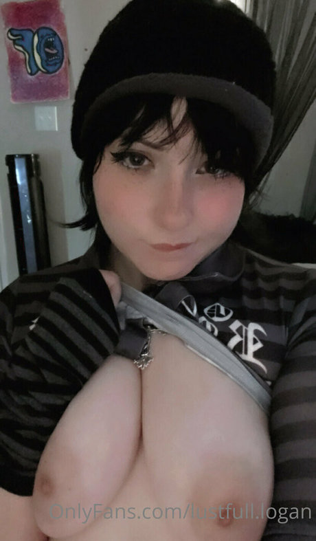 lustfull logan modèle de sexe galeries