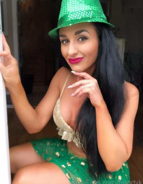 hoodyk actrice de nus image