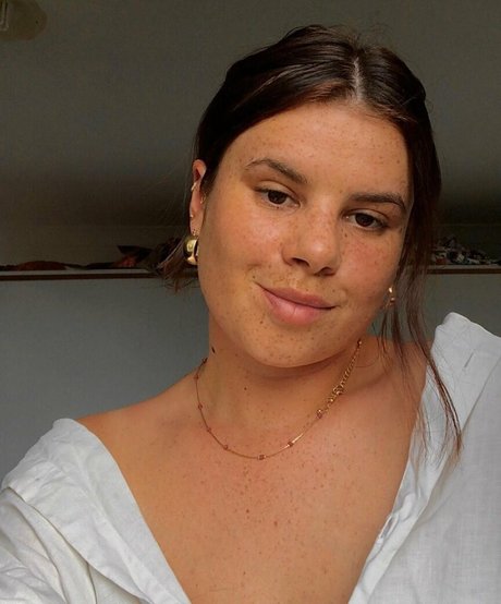 Mirra R actrice érotique galerie