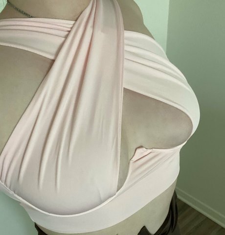 tspinkb modèle sympa photos