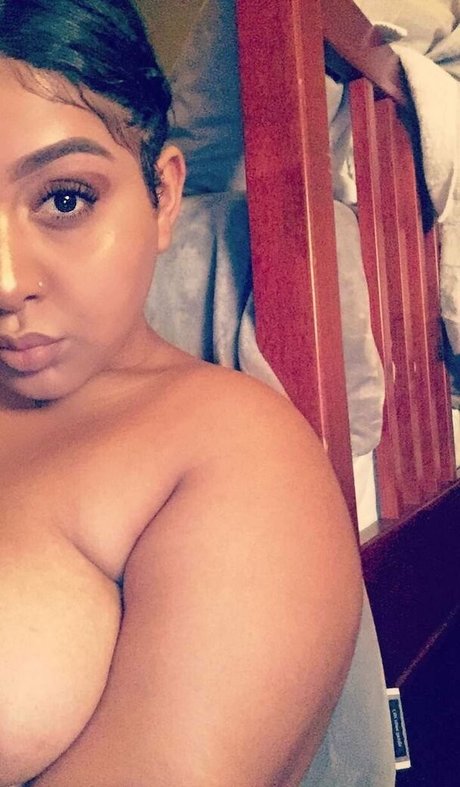 only70inchass modèle érotique img