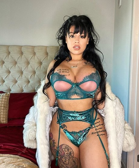 Brilliantly divine modèle magnifique galeries