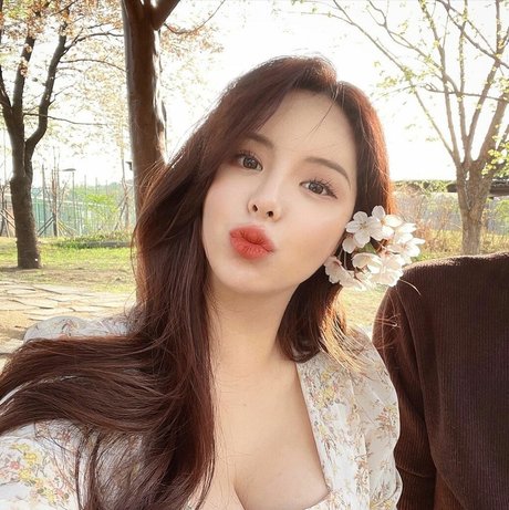 jjj8532 modèle adulte images