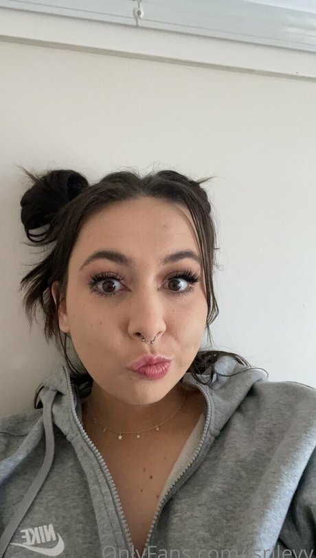 isrileyy modèle sexy collection