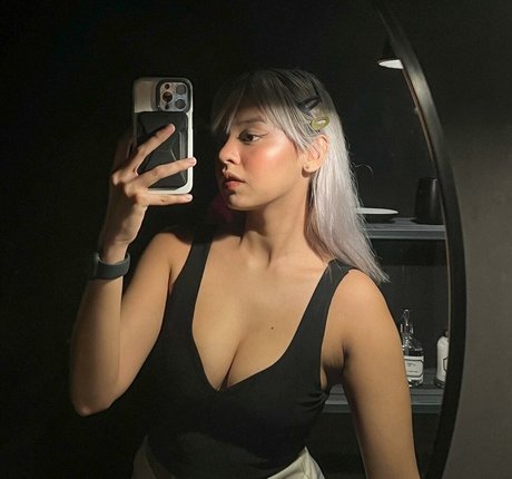 Daniella Roi modèle sexy galerie