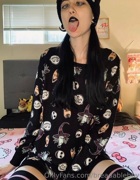 breadablebby top star image