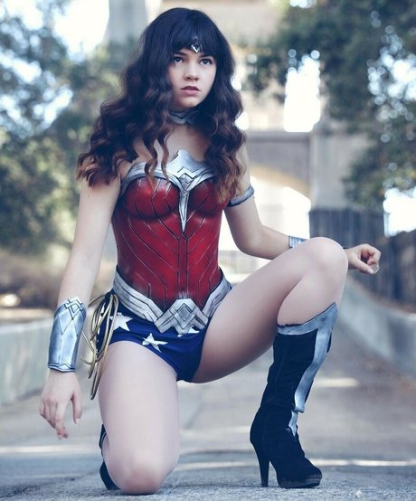 Minakess star du porno en haute qualité image