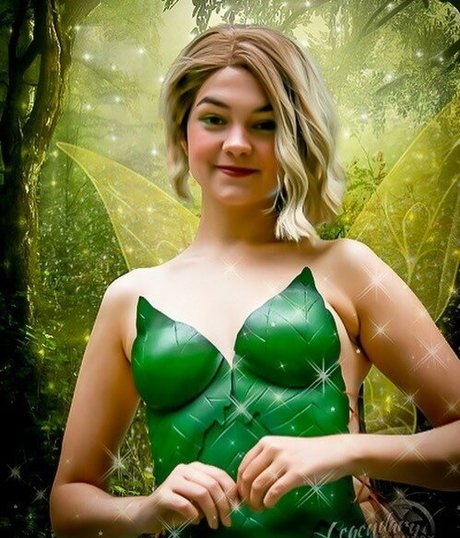 Minakess star érotique images