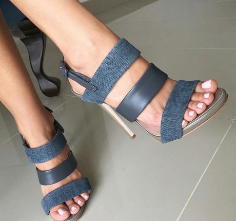 Francesca feet étoile chaude img