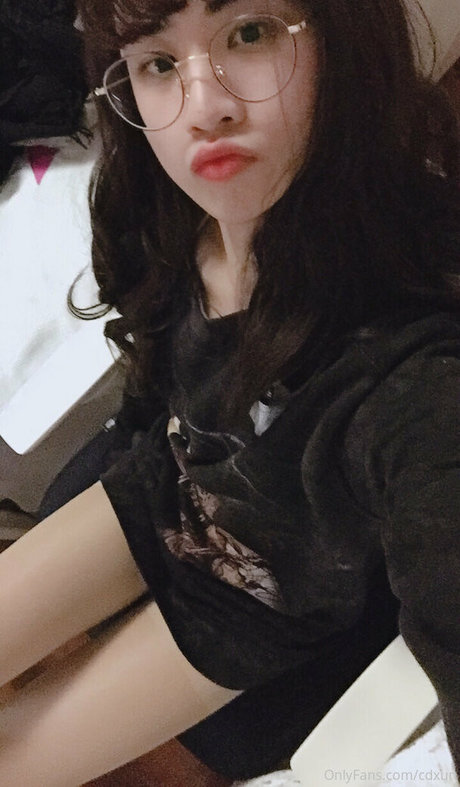 fans asiatiques sexy uniquement belle nue img