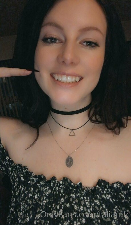 Talia Ghoul star du porno chaude photos