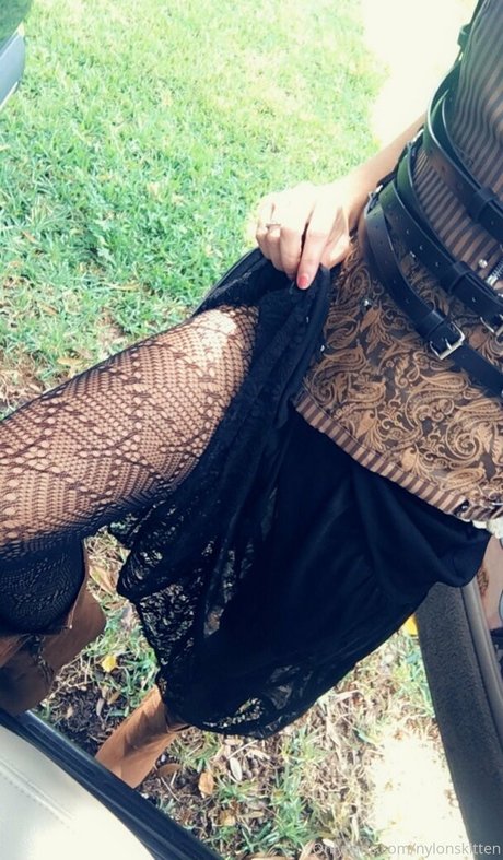 nylonskitten art modèle galeries